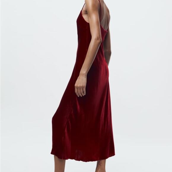 ZARA BLOGGER FAVORITE VELVET SLIP DRESS ZW COLLECTION - Picture 6 of 9
